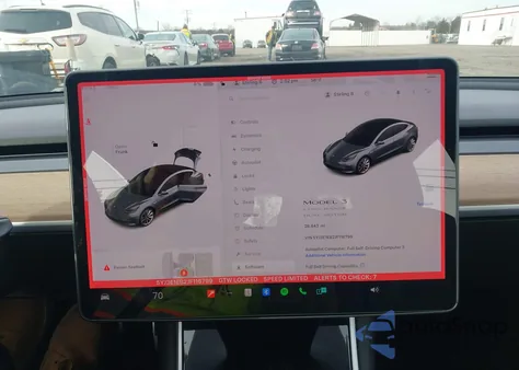 2018 Tesla Model 3 Long Range/Performance z USA, uszkodzony, nr VIN 5YJ3E1EB2JF116799